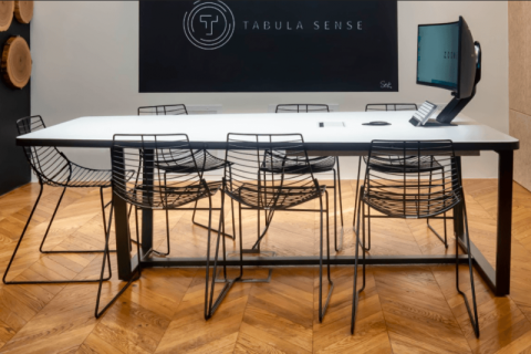 Samsung, Tabula Sense и Jabra представили hi-tech стол для онлайн-переговоров